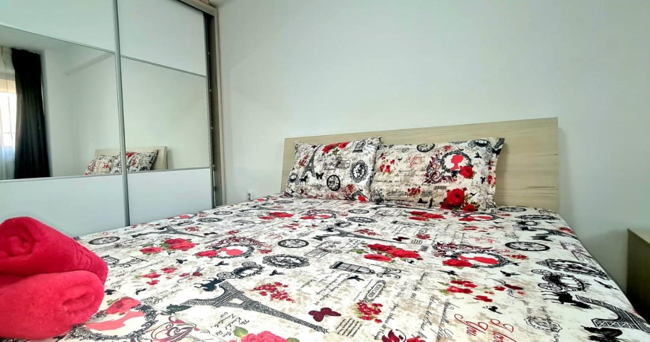 Elyse Comfortable Apartment Close To Palas Mall Iasi Exterior foto